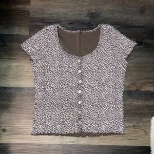 It is a brandy Melville zelly top:)